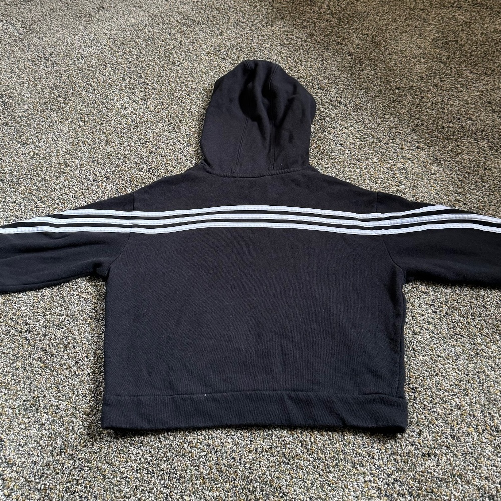adidas long sleeve essential graphic pullover hoodie